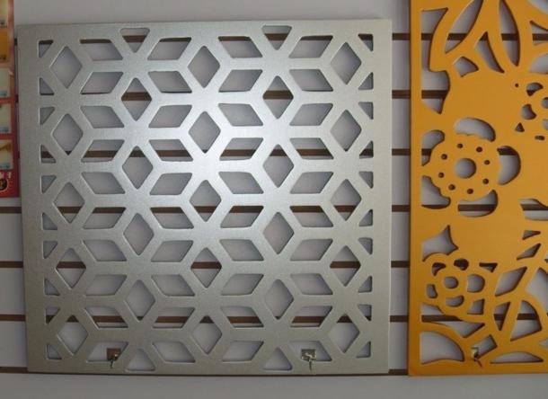 �U���X��